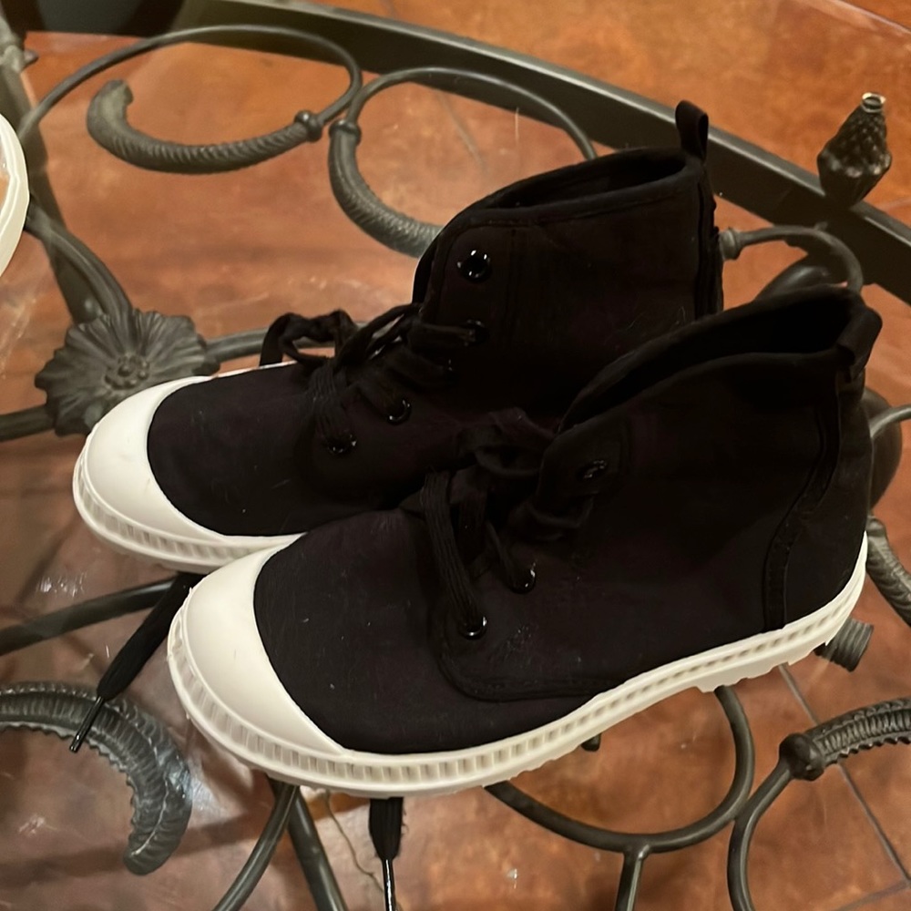 Girls High Top Canvas Sneakers